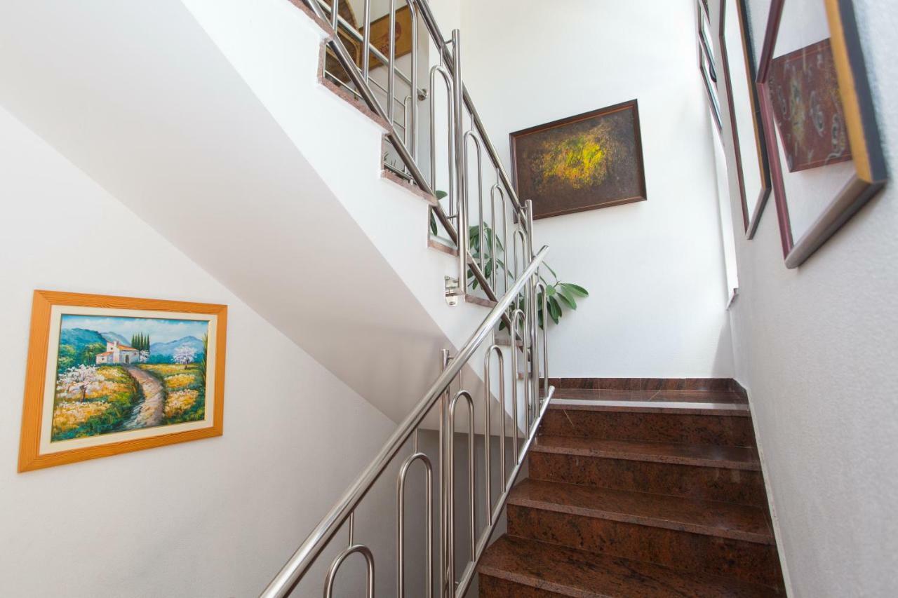 Apartments Mihic Makarska Extérieur photo